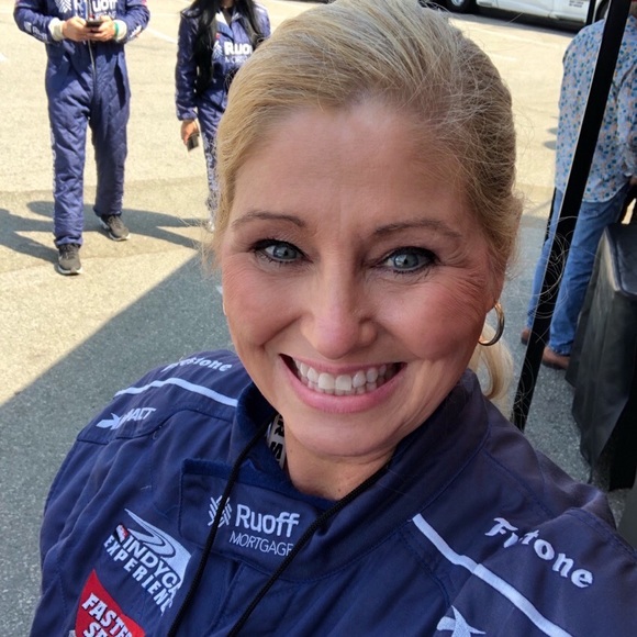 Posh Dream Closet. Fashion for less. - Picture 8 of 8